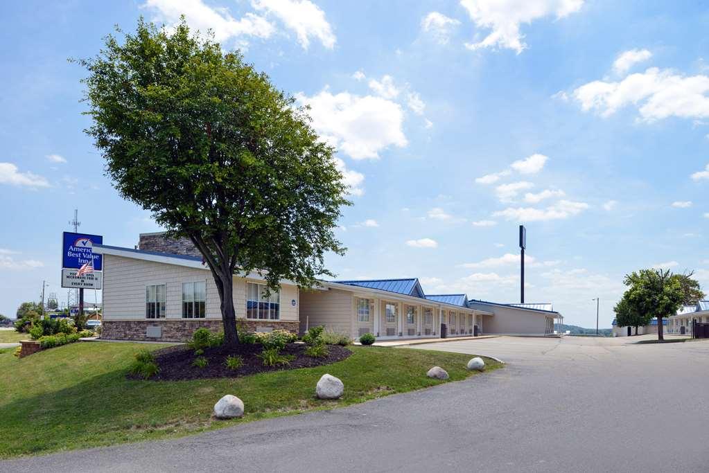 Americas Best Value Inn & Suites St Clairsville Wheeling St. Clairsville Экстерьер фото