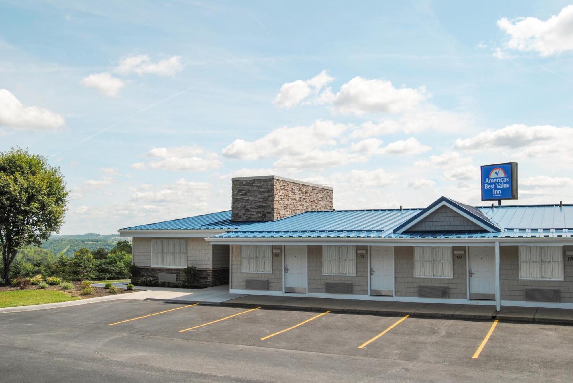 Americas Best Value Inn & Suites St Clairsville Wheeling St. Clairsville Экстерьер фото