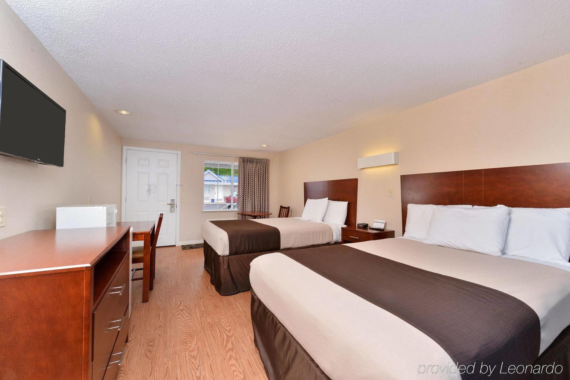 Americas Best Value Inn & Suites St Clairsville Wheeling St. Clairsville Экстерьер фото