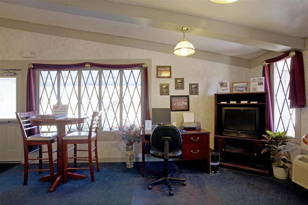 Americas Best Value Inn & Suites St Clairsville Wheeling St. Clairsville Интерьер фото